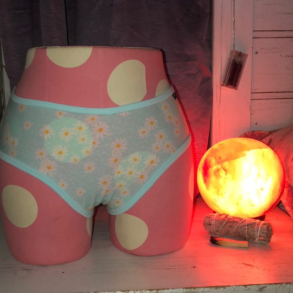 🛑RESERVED🛑 🌼 VS PINK Panties NWT 🌼